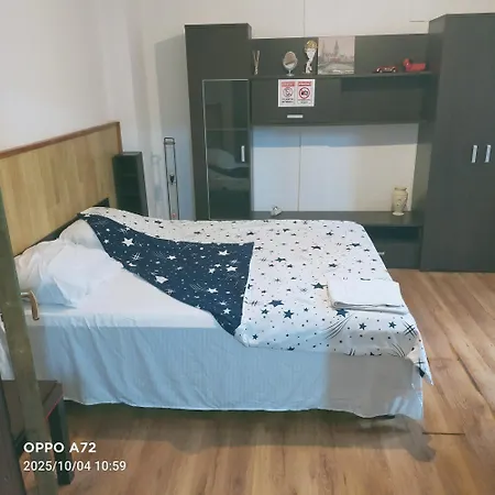 Elena De Inchiriat 3*