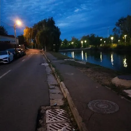 Elena De Inchiriat Vendégház 3*