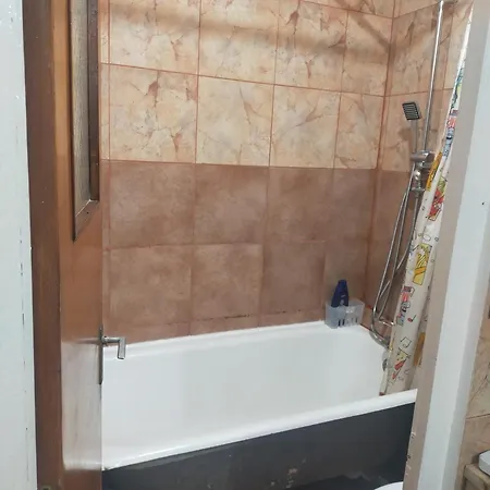 Elena De Inchiriat Pensjonat Bukareszt