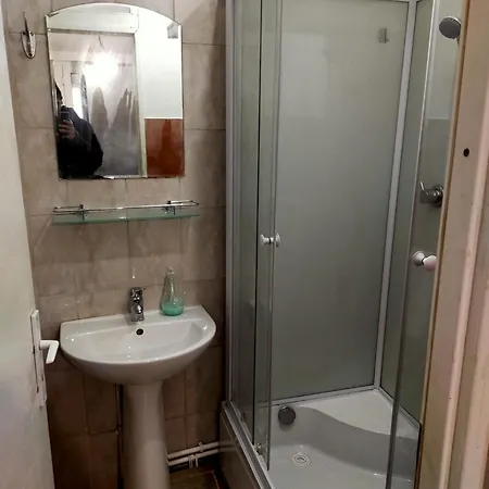 Elena De Inchiriat Pensjonat