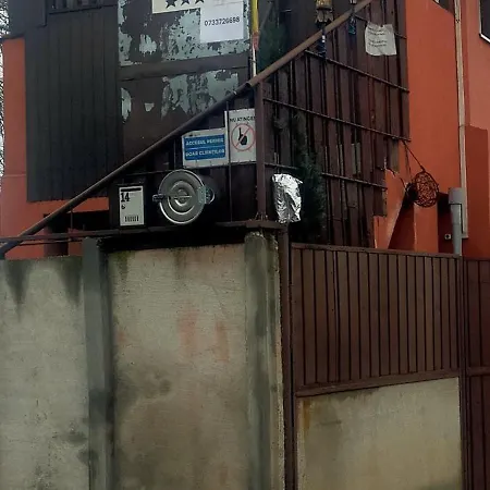 Elena De Inchiriat Πανσιόν Βουκουρέστι