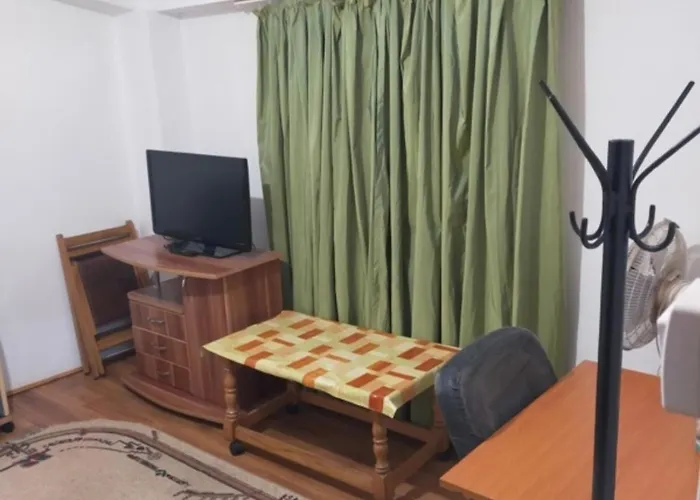 Casa Elena De Inchiriat 3*